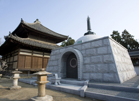 龍門寺永代供養塔外観